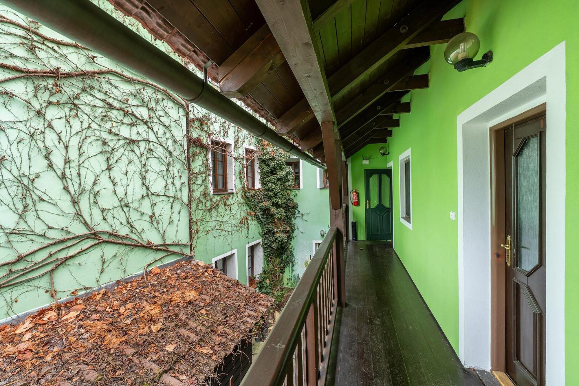 Rodinny Hotel Myslivna Trebon Exterior photo